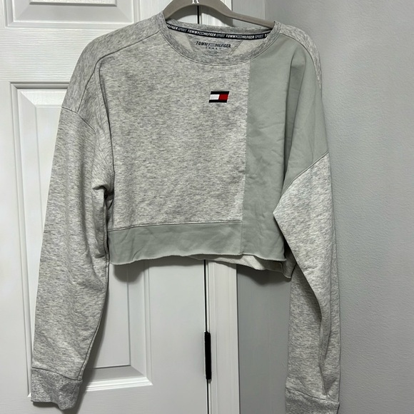 Tommy Hilfiger Cropped Sweater - Picture 1 of 6
